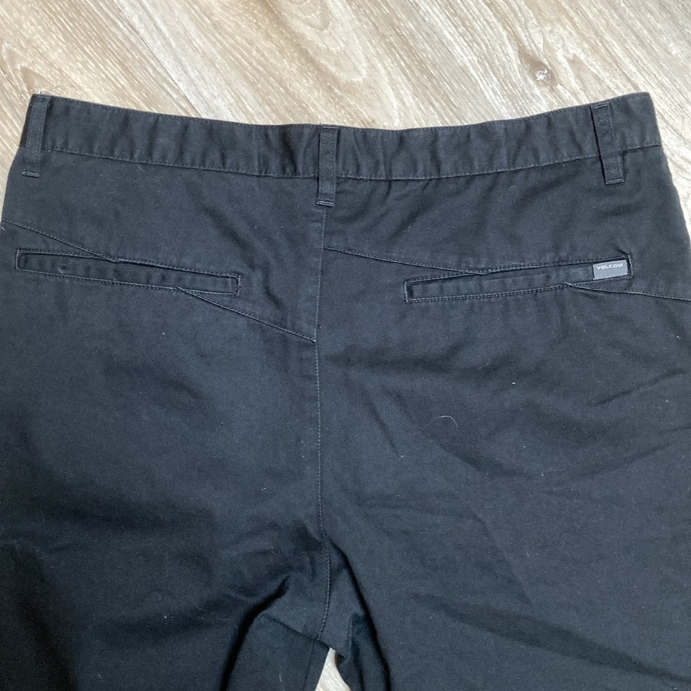 Volcom Shorts size 36 - Picture 5 of 5